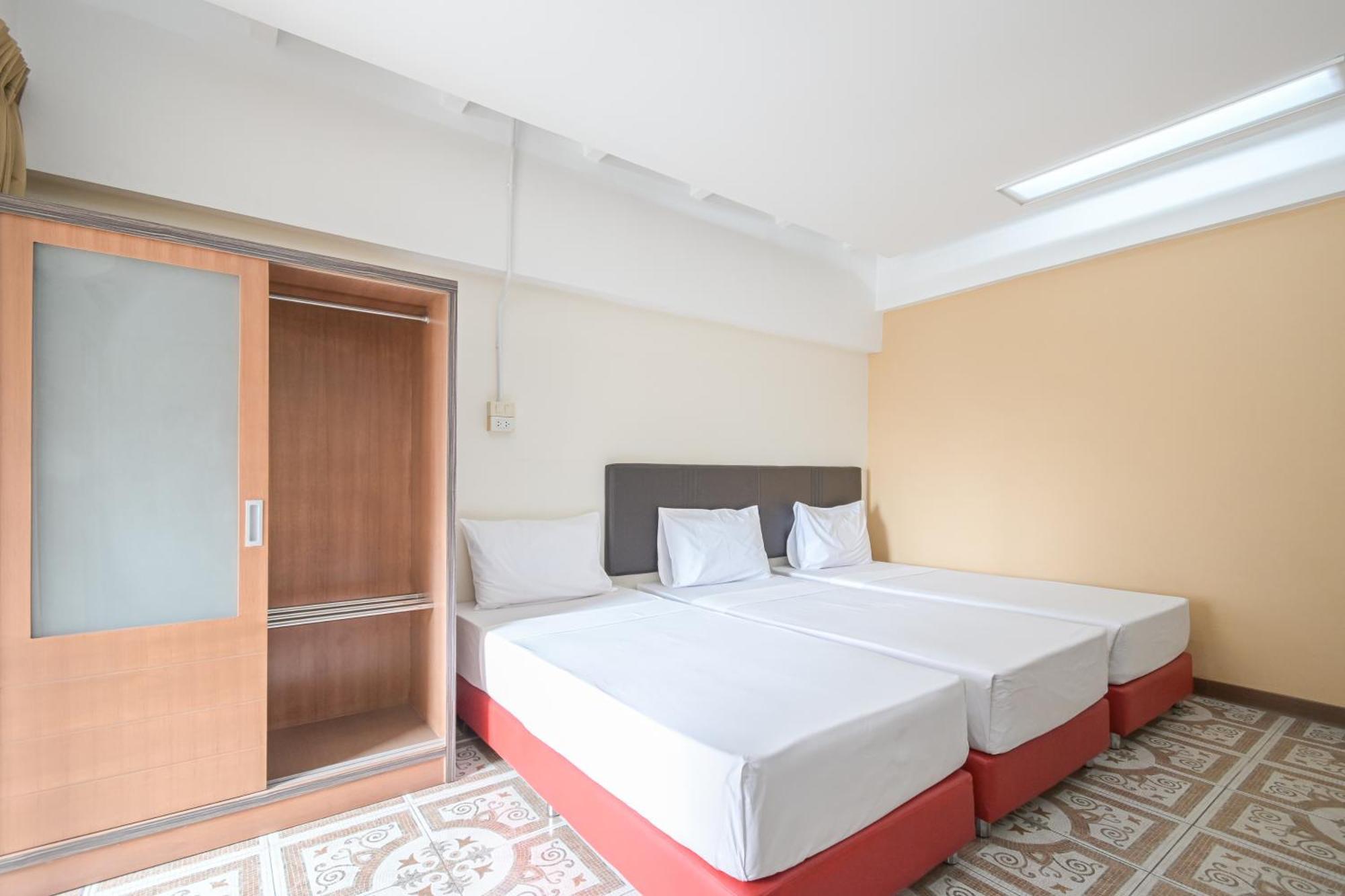 Ac Habitat Bangkok Aparthotel Exterior photo