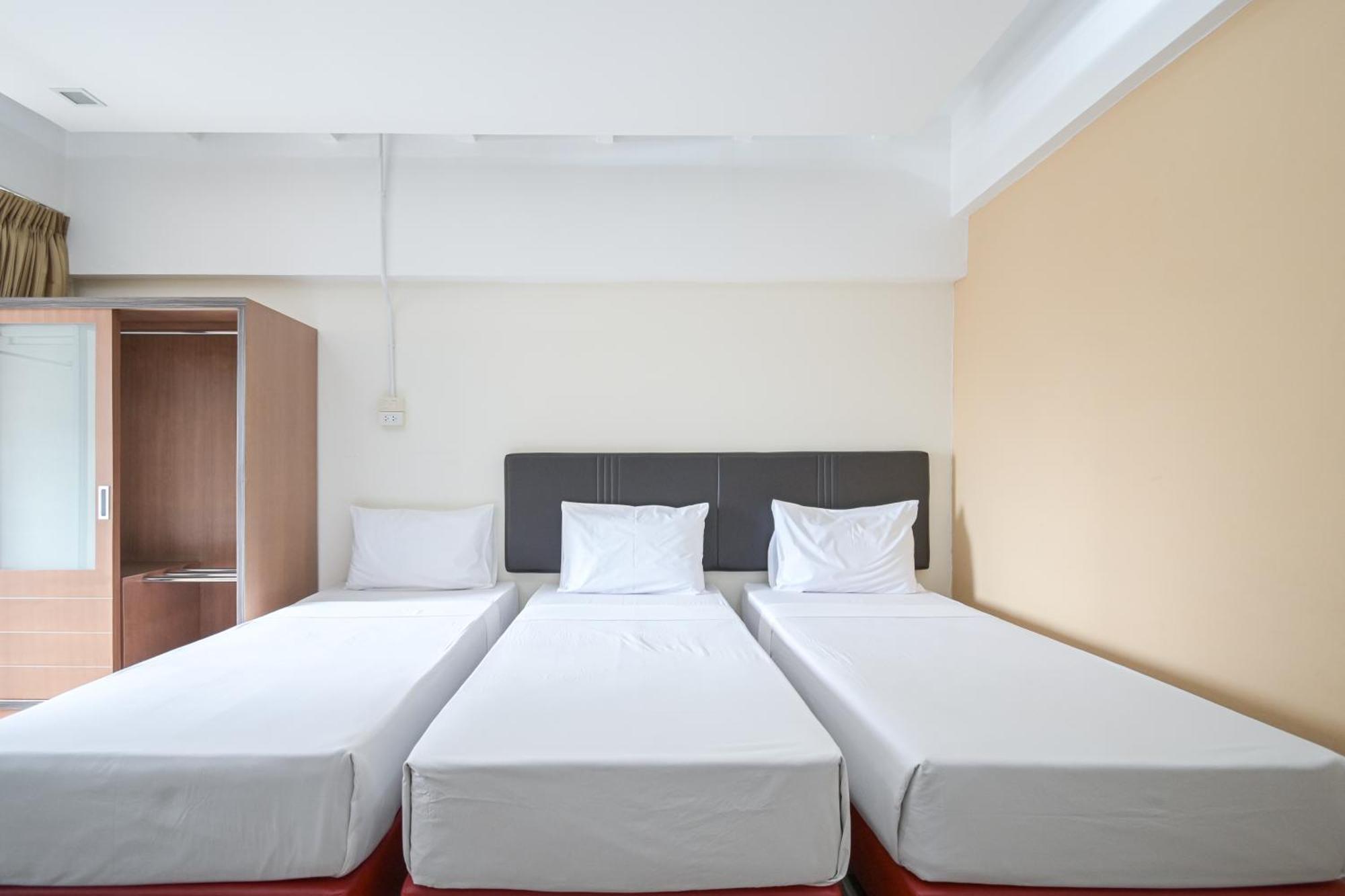 Ac Habitat Bangkok Aparthotel Exterior photo